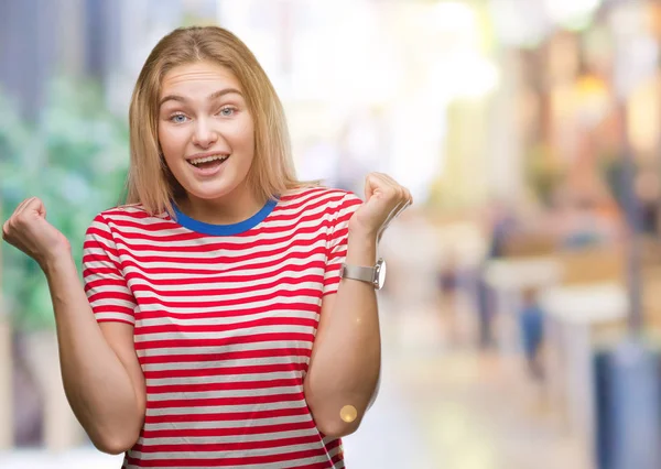 Mujer Caucásica Joven Sobre Fondo Aislado Celebrando Sorprendida Sorprendida Por — Foto de Stock