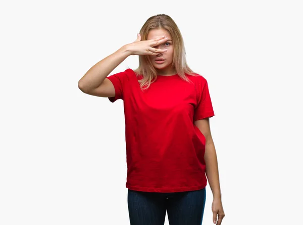 Young Caucasian Woman Isolated Background Peeking Shock Covering Face Eyes — Stock Photo, Image
