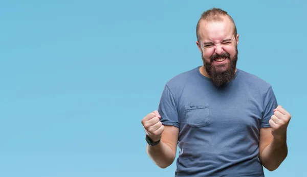 Joven Hombre Hipster Caucásico Sobre Fondo Aislado Muy Feliz Emocionado —  Fotos de Stock