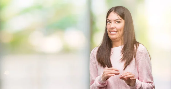 Junge Schöne Hispanische Frau Trägt Einen Pullover Angeekelten Ausdruck Unzufrieden — Stockfoto