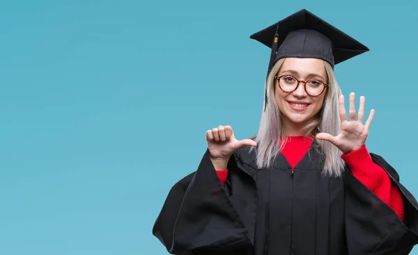 Jeune Femme Blonde Portant Uniforme Diplômé Sur Fond Isolé Montrant — Photo