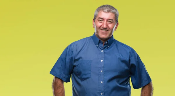 Hombre Mayor Guapo Sobre Fondo Aislado Con Una Sonrisa Feliz —  Fotos de Stock