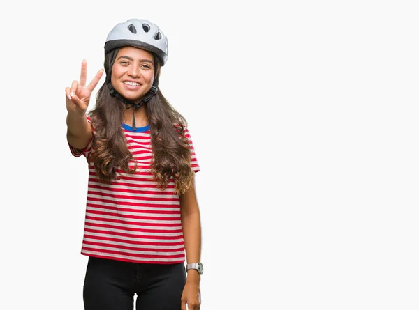 Jovem Ciclista Árabe Mulher Usando Capacete Segurança Sobre Fundo Isolado — Fotografia de Stock