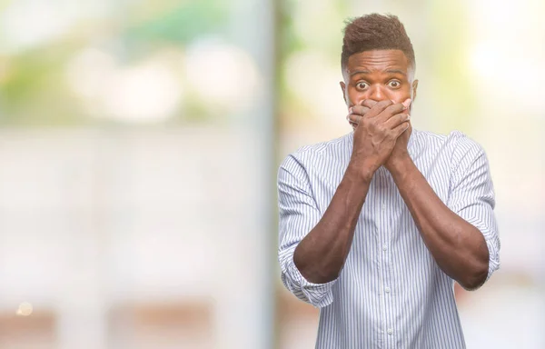 Jonge Afro Amerikaanse Man Geïsoleerde Achtergrond Geschokt Mond Met Handen — Stockfoto