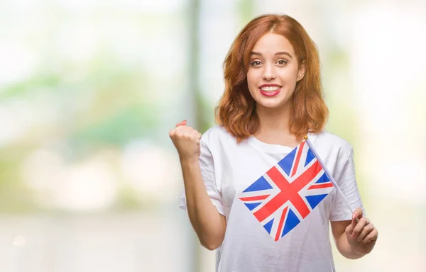 Joven Hermosa Mujer Sosteniendo Bandera Del Reino Unido Sobre Fondo —  Fotos de Stock