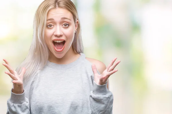 Giovane Donna Bionda Sfondo Isolato Che Celebra Pazzo Stupito Successo — Foto Stock