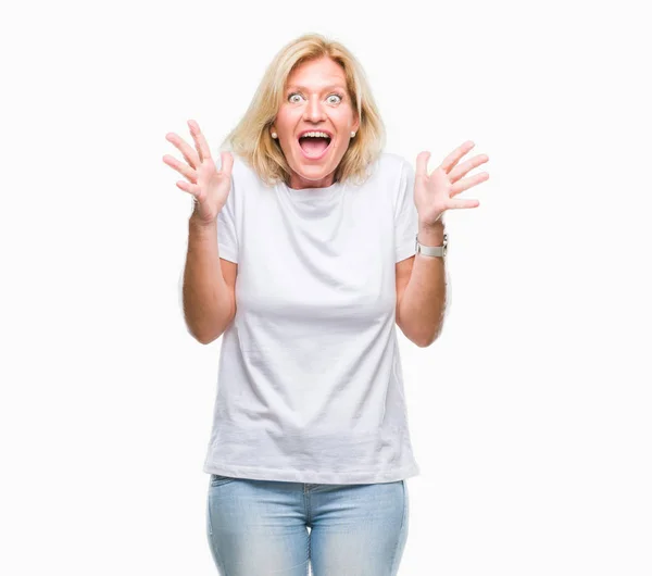 Donna Bionda Mezza Età Sfondo Isolato Che Celebra Pazzo Stupito — Foto Stock