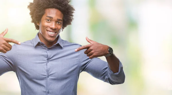 Afro Amerikaanse Man Geïsoleerde Achtergrond Zoek Vertrouwen Met Glimlach Het — Stockfoto