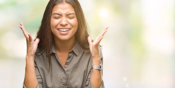 Joven Mujer Árabe Hermosa Sobre Fondo Aislado Celebrando Loco Loco —  Fotos de Stock