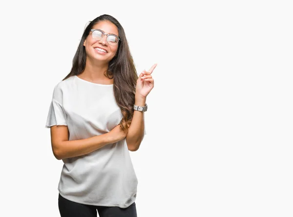 Joven Mujer Árabe Hermosa Con Gafas Sobre Fondo Aislado Con — Foto de Stock