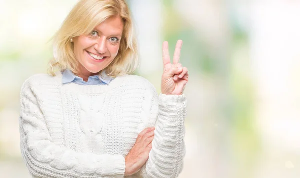 Mulher Loira Meia Idade Usando Camisola Inverno Sobre Fundo Isolado — Fotografia de Stock