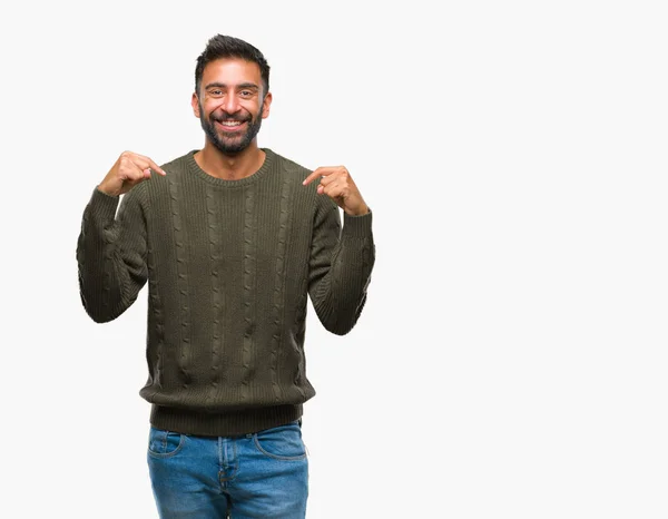 Homem Hispânico Adulto Vestindo Suéter Inverno Sobre Fundo Isolado Olhando — Fotografia de Stock