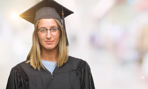 Jovem Mulher Bonita Vestindo Uniforme Graduado Sobre Fundo Isolado Com — Fotografia de Stock