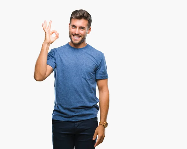 Homem Bonito Jovem Sobre Fundo Isolado Sorrindo Positivo Fazendo Sinal — Fotografia de Stock