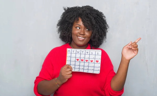 Jonge African American Vrouw Grijs Grunge Muur Menstruatie Kalender Erg — Stockfoto