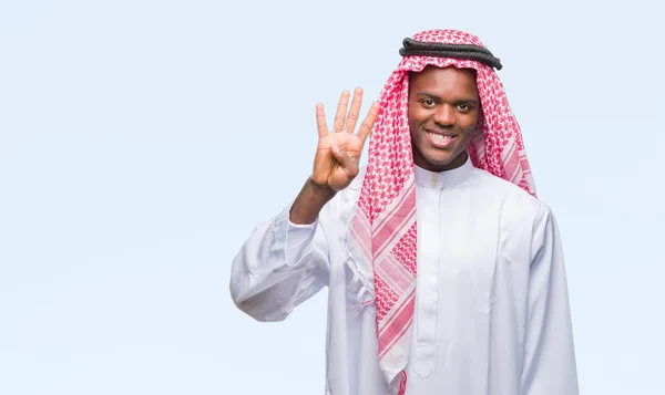 Giovane Uomo Africano Arabo Indossa Keffiyeh Tradizionale Sfondo Isolato Mostrando — Foto Stock