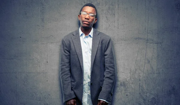 Afrikai Fekete Ember Visel Kabátot Álmos Kifejezés Hogy Túlterheltek Fáradt — Stock Fotó