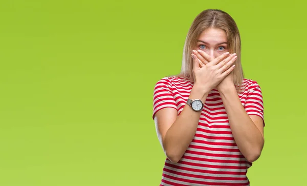 Young Caucasian Woman Isolated Background Shocked Covering Mouth Hands Mistake — Stock Photo, Image