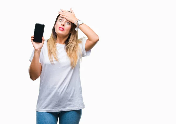 Jovem Bela Mulher Mostrando Tela Branco Smartphone Sobre Fundo Isolado — Fotografia de Stock