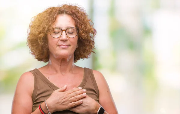 Mujer Hispana Mediana Edad Con Gafas Sobre Fondo Aislado Sonriendo — Foto de Stock