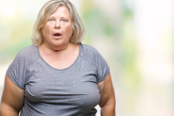 Senior Size Kaukasische Frau Mit Isoliertem Hintergrund Verängstigt Und Schockiert — Stockfoto