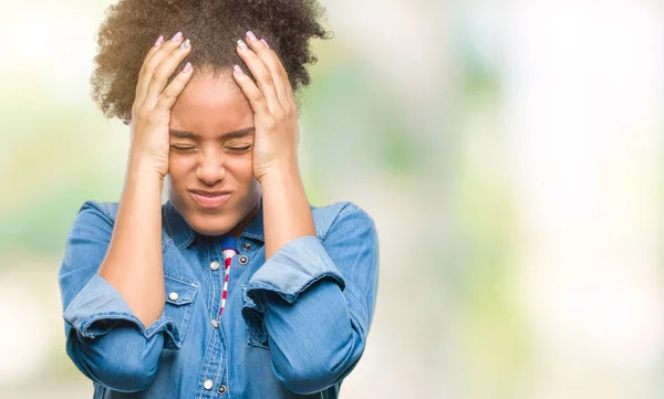 Молодая Афро Американка Изолированном Фоне Страдает Головной Боли Отчаянии Стрессе — стоковое фото