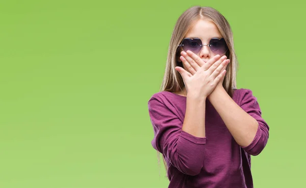 Young Beautiful Girl Wearing Sunglasses Isolated Background Shocked Covering Mouth — Stock Photo, Image