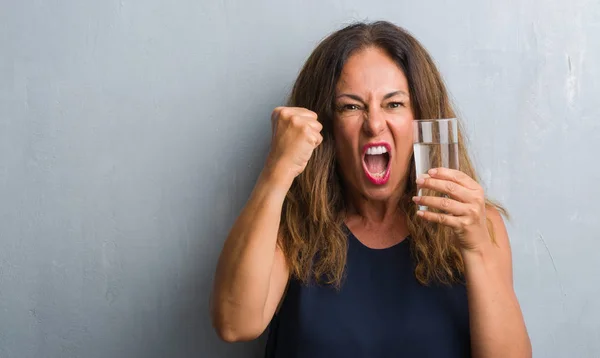 Middle Age Hispanic Woman Drinking Glass Water Annoyed Frustrated Shouting — Stock Photo, Image