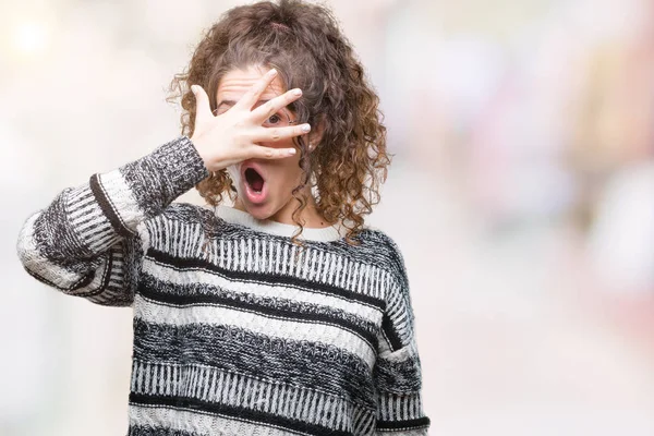 Bella Bruna Capelli Ricci Giovane Ragazza Che Indossa Occhiali Sfondo — Foto Stock