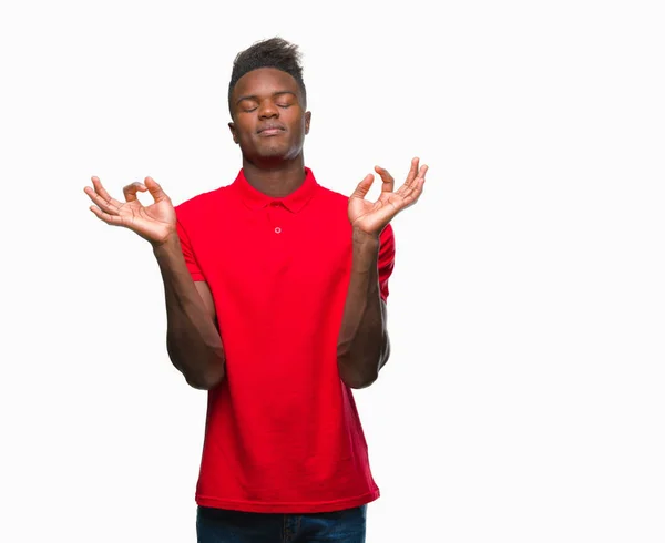 Unga Afroamerikanska Mannen Över Isolerade Bakgrund Slappna Och Ler Med — Stockfoto