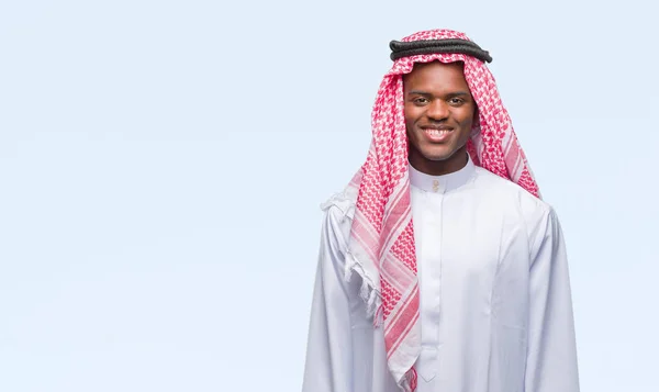 Giovane Uomo Africano Arabo Indossa Keffiyeh Tradizionale Sfondo Isolato Con — Foto Stock