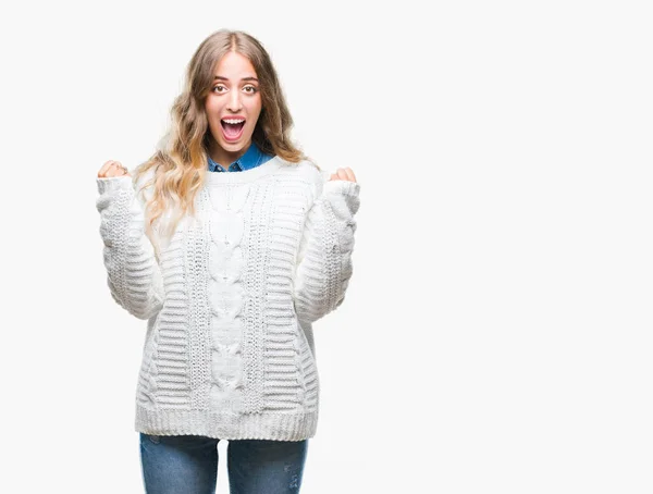 Schöne Junge Blonde Frau Winterpullover Über Isoliertem Hintergrund Feiert Überrascht — Stockfoto