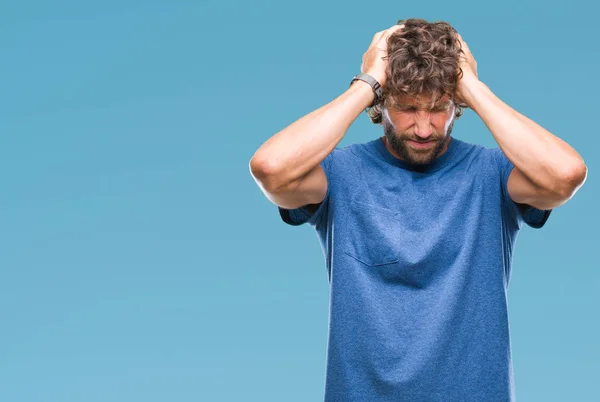 Bonito Homem Modelo Hispânico Sobre Fundo Isolado Sofrendo Dor Cabeça — Fotografia de Stock