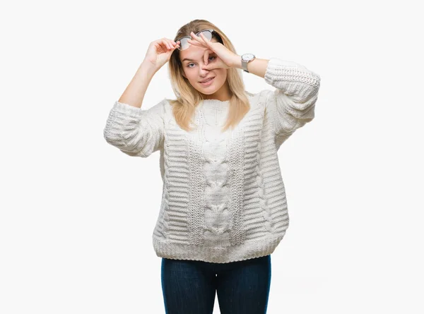 Junge Kaukasische Frau Mit Brille Über Isoliertem Hintergrund Macht Geste — Stockfoto