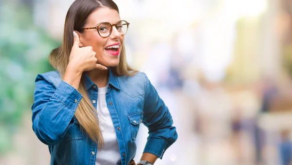 Giovane Bella Donna Sopra Indossare Occhiali Sfondo Isolato Sorridente Facendo — Foto Stock