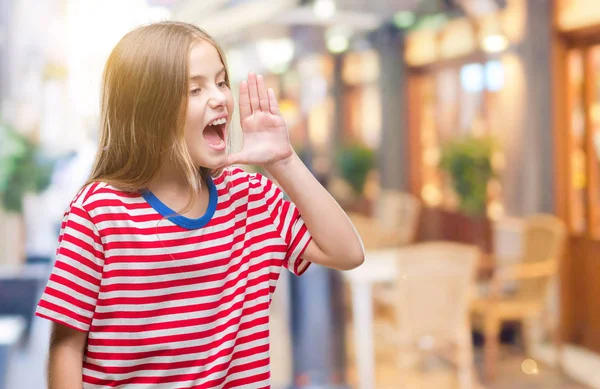 Menina Bonita Nova Sobre Fundo Isolado Gritando Gritando Alto Para — Fotografia de Stock