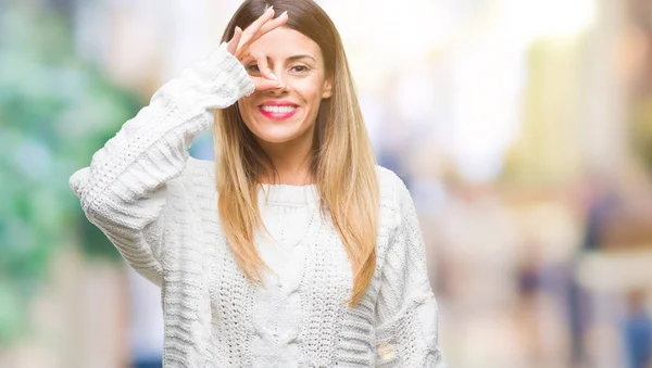 Jeune Belle Femme Casual Pull Blanc Sur Fond Isolé Faisant — Photo