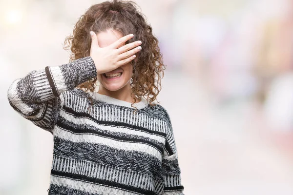 Piękna Brunetka Kręcone Włosy Młoda Dziewczyna Okularach Białym Tle Uśmiech — Zdjęcie stockowe