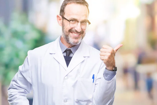 Medioevo Anziano Hoary Uomo Professionale Che Indossa Cappotto Bianco Sfondo — Foto Stock