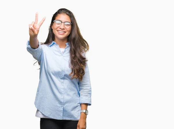 Jovem Bela Mulher Árabe Vestindo Óculos Sobre Fundo Isolado Sorrindo — Fotografia de Stock