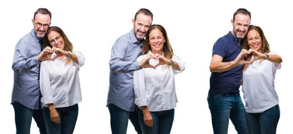 上級妻と夫の恋ハートマークと手で形を示す笑みを浮かべて白い分離背景上の中年熟女美しいカップルのコラージュ ロマンチックな概念 — ストック写真