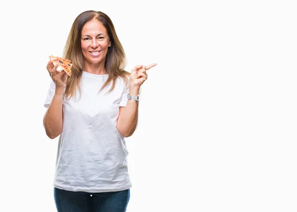 Średnim Wieku Hiszpanin Kobieta Jedzenie Pizza Kromka Białym Tle Bardzo — Zdjęcie stockowe