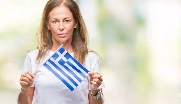 Μέση Ηλικία Ισπανόφωνος Γυναίκα Κρατώντας Την Σημαία Της Ελλάδας Πάνω — Φωτογραφία Αρχείου