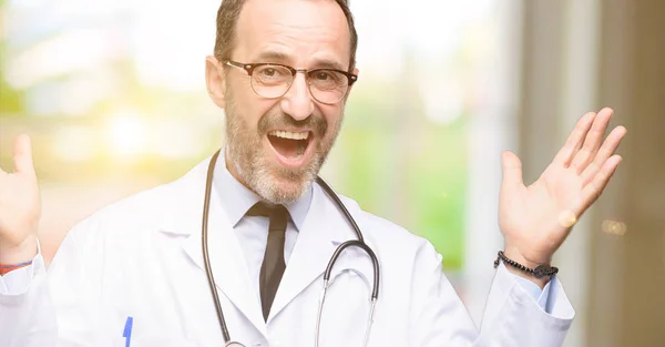Doctor Senior Man Medical Professional Happy Surprised Cheering Expressing Wow — Stock Photo, Image