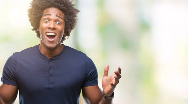 Afro Amerikansk Man Över Isolerade Bakgrund Firar Crazy Och Förvånad — Stockfoto