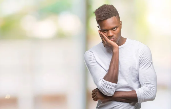 Jonge Afro Amerikaanse Man Geïsoleerde Achtergrond Denken Zoek Moe Verveeld — Stockfoto