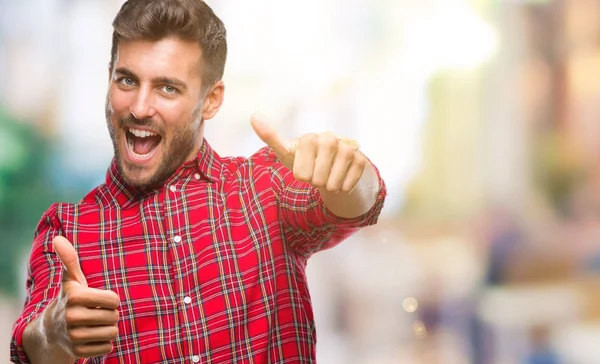 Jonge Knappe Man Geïsoleerde Achtergrond Goed Keuren Doen Positief Gebaar — Stockfoto