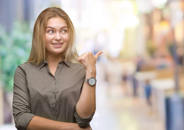 Junge Kaukasische Geschäftsfrau Über Isoliertem Hintergrund Lächelt Mit Glücklichem Gesicht — Stockfoto