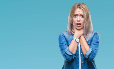 Sarışın genç kadın üzerinde arka plan bağırarak izole ve çünkü boğmak acı kendi ellerimle öldürürüm. Sağlık sorunu. Yaralarından ve intihar kavramı.