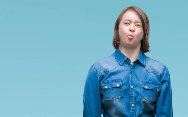 Mladé Dospělé Ženy Downovým Syndromem Izolované Pozadí Tvorby Rybí Obličej — Stock fotografie